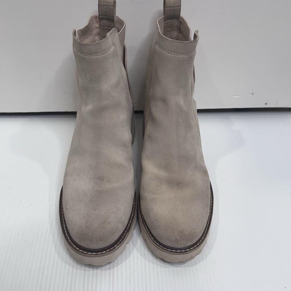 Dolce Vita Womens Size 8 Suede Chelsea Boots Beige Lug Sole Platform Ankle Boots